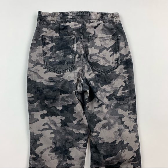 SPANX Gray Camo Jogger Pants XS - Picture 10 of 12